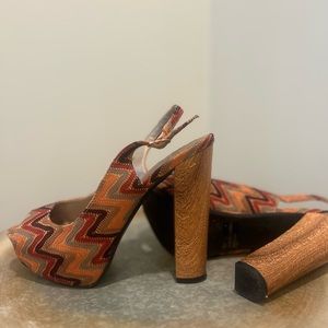 Chevron Autumn Colour Wooden Heel 5 1/2 inch Pump Size 9